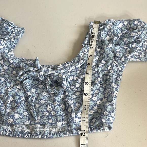 Love Tree Floral Print Smocked Crop Top Blue White Size Small - Picture 9 of 10